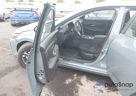 2025 Nissan Sentra Sv из США, поврежденный, VIN 3N1AB8CV0SY360241